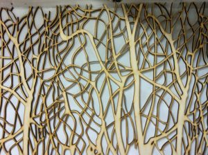 חריטה בלייזר על עץ