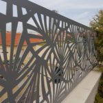 משרביה ממתכת לגדר