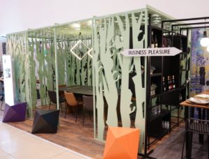 משרביית עץ במסעדה