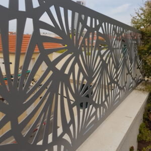 משרביה מעקה בחיתוך לייזר