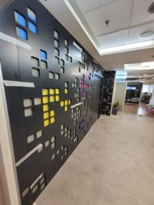 חיפוי קיר מתכת